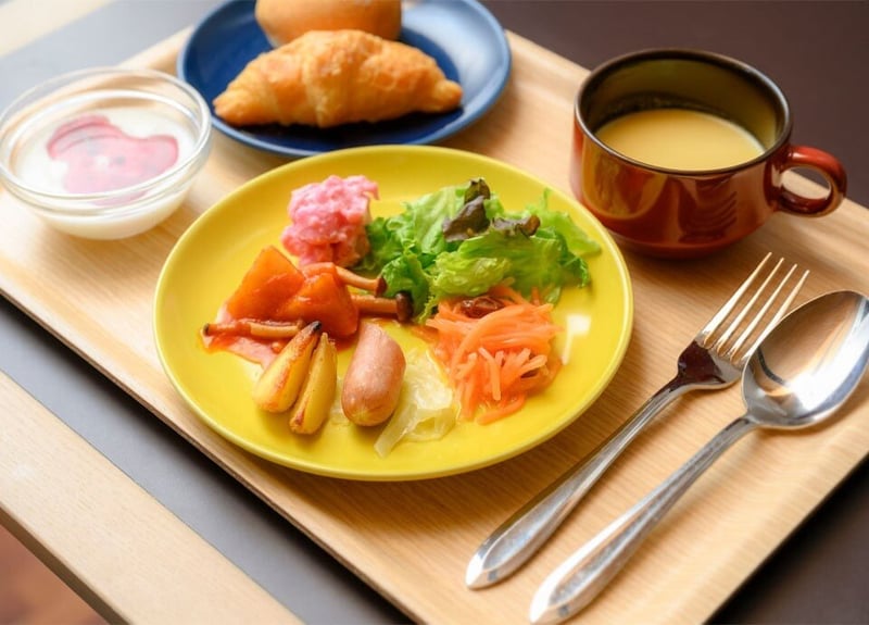 Breakfast buffet (Western-style)